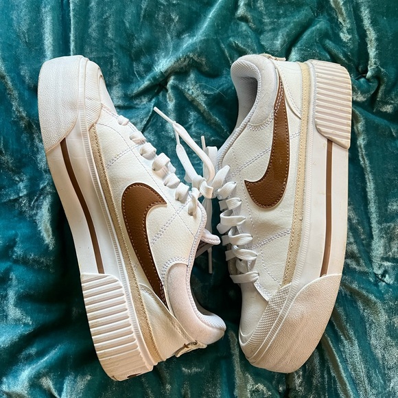 Nike Court Legacy Lift Sneakers size 7.5 - Picture 1 of 1
